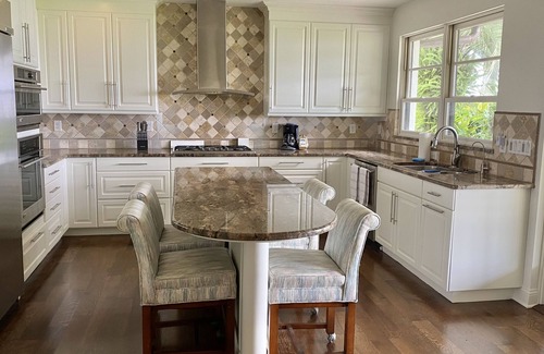 Avondale House | RIVERFRONT HOME IN THE HEART OF AVONDALE