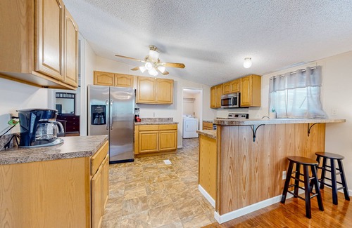 Andersonville House | Riverfront home w/free attraction tickets, water views, firepit, deck