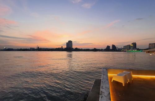 Wachira Phayaban House | Riverfront house/Chao phraya river/Baan Rimphraya