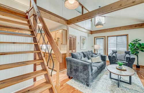 Rocky Ripple House | Riverfront Loft Near Butler and Rocky Ripple