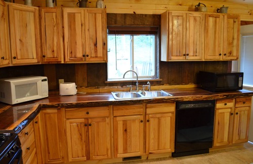 Hot Springs Cabin | Riverfront Log Cabin, Private Hot Tub, Fireplace, River Access, Universal Access