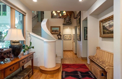 Sun Valley House | Riverfront Rainbow Bend Estate with Hot Tub