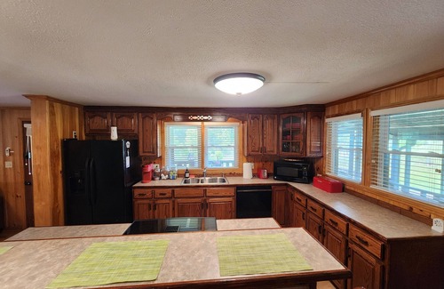 Crumpler Cottage | “Riverfront Retreat on the New – Cozy Getaway in Crumpler”