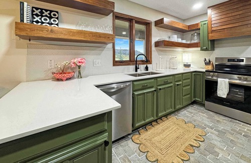 Norfork House | Riverfront Retreat - Right next to the White River