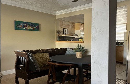 St. Nicholas House | Riverfront retreat just across from downtown, hospitals & stadium.