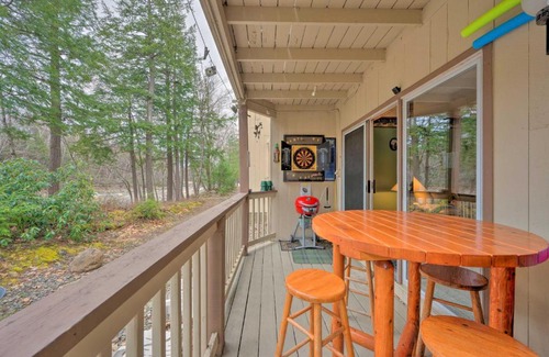 Lincoln Apartment | Riverfront Retreat with Deck 1 Mi to Loon Mtn!