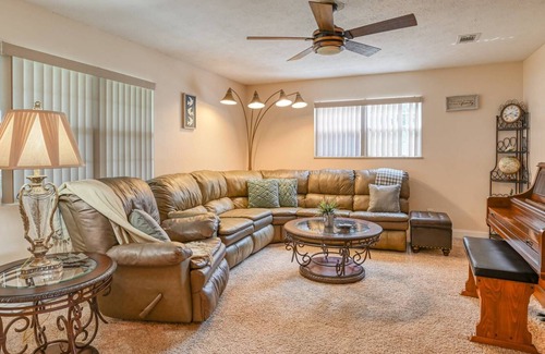 Palatka House | RIVERFRONT!! Scenic views, Dock, Boat Ramp, Kayaks, Firepit, Boating & Bass Fishing Paradise!