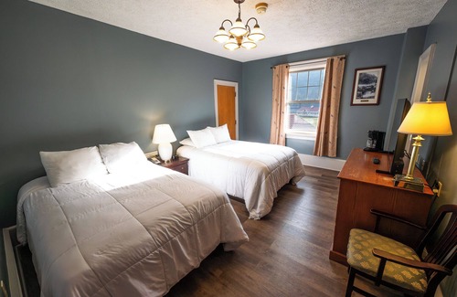 Shawnee On Delaware Hotel | Riverfront Stay – Peaceful Pocono Escape Near Nature & Trails | 2 Units