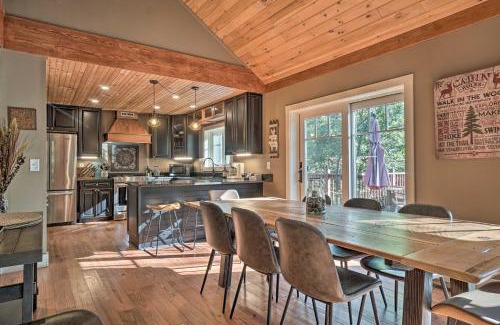 Lakemont House | Riverfront Tallulah Falls Cabin with Hot Tub!