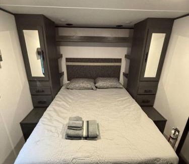 St. Joseph Apartment | Riverfront Tiny Home 3 bed with Privacy and a View