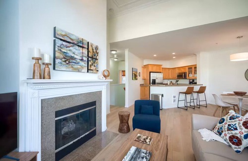 Columbia Way Condo | Riverfront Townhome