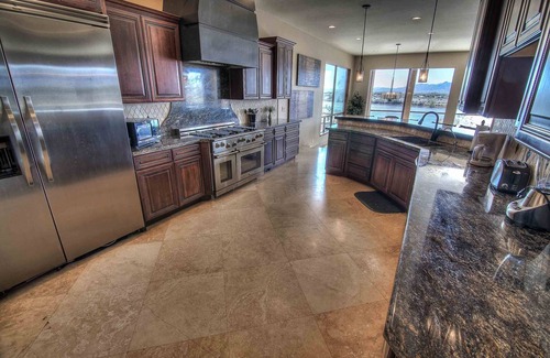 Bullhead City House | Riverfront waterfront Mansion, private Pool/Spa Scenic View on water