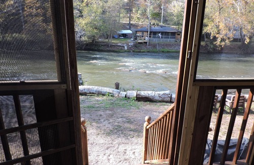 Murphy Cabin | RiverFront, WI-FI/Cell, Pet Friendly, Folk School