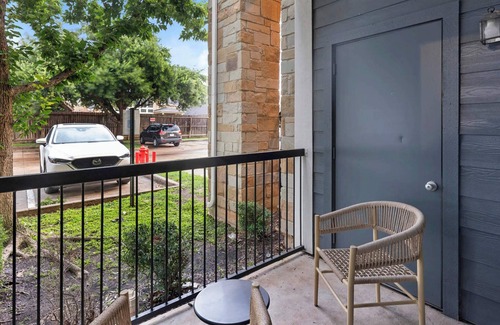Riverpark West Apartment | RiverPark 1BD 8 - One Bedroom Apartment, Sleeps 2