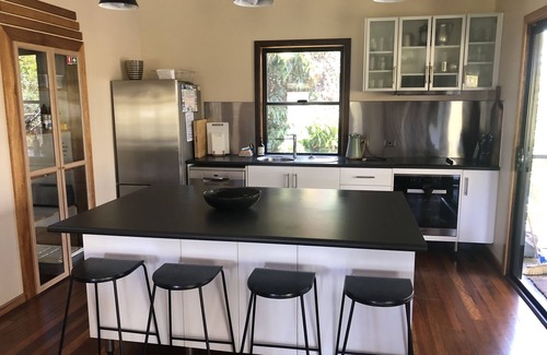Iluka House | RIVERPEARL - Waterfront modern private house in Iluka. nViewsnGarages huge yard