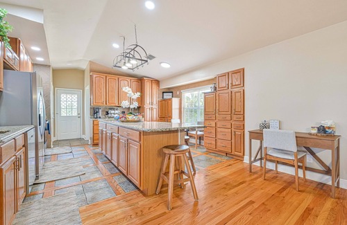 Biggar House | Rivers Edge Oasis, Our Secluded Paradise-Sleep 21+ "NEW LISTING"