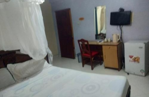 Kisumu House | Riversand Hotel, rooms with lake views,WI FI & balcony
