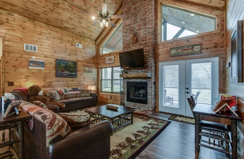 Branson Cedars House | Riversedge Lodge | 4 Bed, 4 Bath