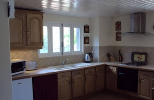 Beaulieu-sur-Dordogne Apartment | Riverside Apartment ‘Fleurie’ beautiful location overlooking the Dordogne river