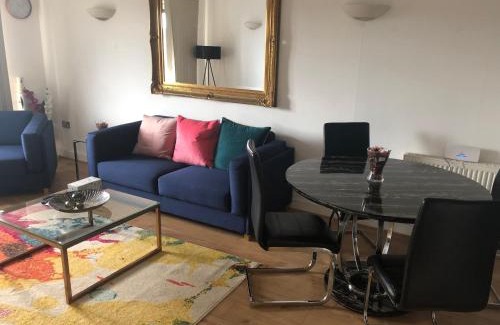 Greenwich Apartment | RIVERSIDE 2 BED APARTMENT