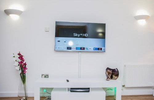 Greenwich Apartment | RIVERSIDE 2 BED APARTMENT