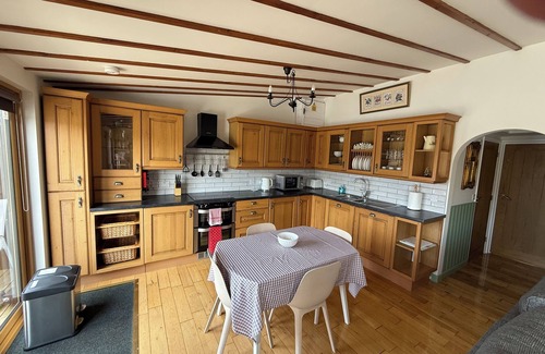Brundall Cabin | Riverside 2 bedroom lodge. Fishing straight off the decking.