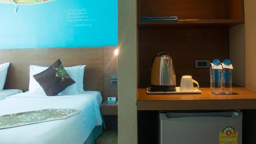Bang Yi Khan Hotel | Riverside Bangkok Hotel