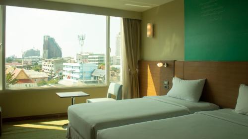 Bang Yi Khan Hotel | Riverside Bangkok Hotel