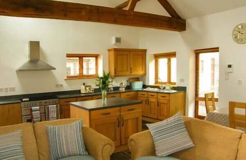 Gilwern Cottage | Riverside Barn