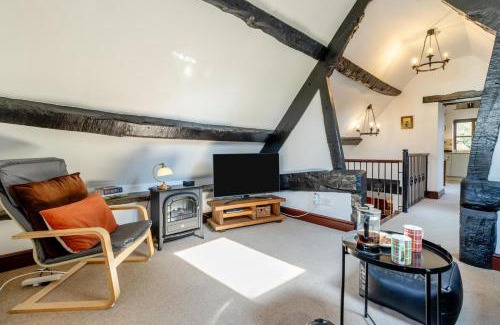 Llangorse House | Riverside Barn - LLangorse