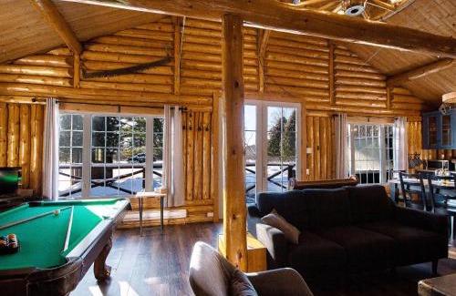 Saint-Raymond Ski Chalet | Riverside Cabin, Fishing, and Relaxation