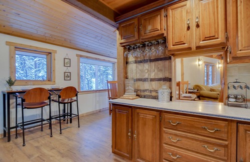 Dumont Cabin | Riverside Colorado Cabin w/Deck & Hot Tub