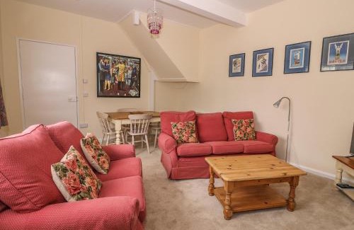 Llanwrthwl House | Riverside Cottage