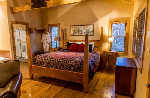 Ruidoso House | Riverside Cottage #26