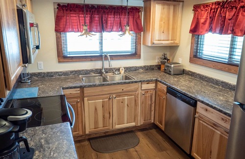 Confluence House | Riverside Cottage | 3BR,2BA, Hot Tub, Direct River Access!