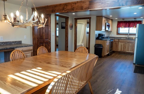 Confluence House | Riverside Cottage | 3BR,2BA, Hot Tub, Direct River Access!