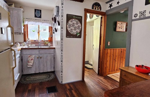 Greenville Junction House | Riverside cottage at Moosehead lake