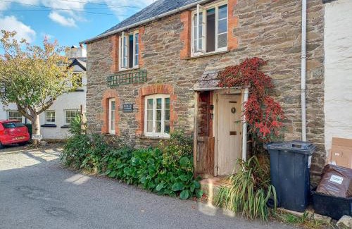 Brendon House | Riverside Cottage