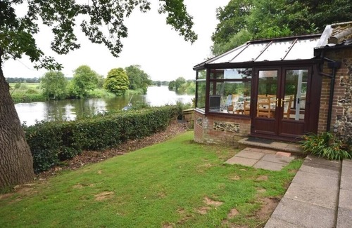 Bramerton Cottage | Riverside cottage in idyllic location with private mooring.Great for fishing!