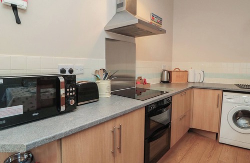 Warkworth Cottage | RIVERSIDE COTTAGE, pet friendly, with open fire in Warkworth