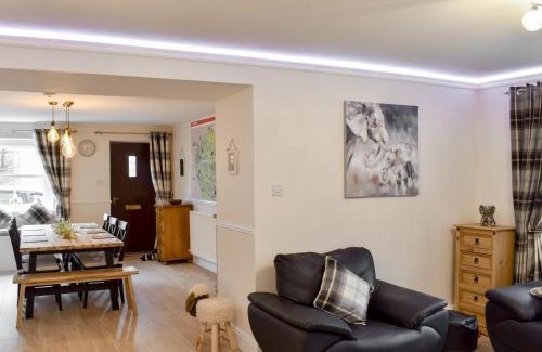 Stanhope House | Riverside Cottage - Uk32405