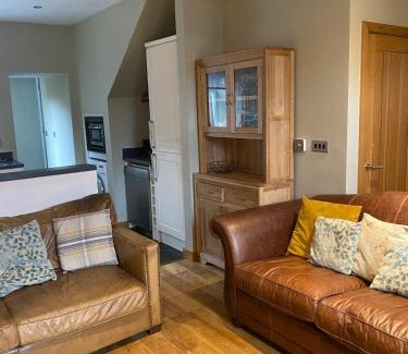 Staveley House | Riverside Cottage with secure bike storage