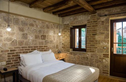 Veroia House | Riverside - Eco Living