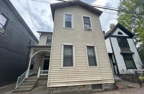 Cincinnati Apartment | Riverside Hideaway just outside of downtown Cincy