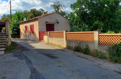 Lorgues House | Riverside house