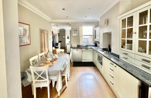 Bootham House | Riverside House - with parking