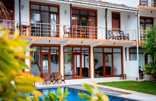 Hettimulla Hotel | Riverside Inn Fuji