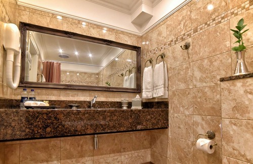 Ely Hotel | Riverside Inn