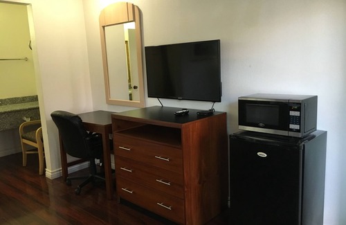 La Sierra Hotel | Riverside Inn & Suites