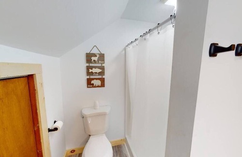 Greenville Junction Apartment | Riverside Lodge *East Outlet* (Close to Moosehead)